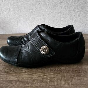 CLARKS CORA POPPY FLORAL SLIP-ON WOMEN'S BLACK LEATHER SHOES SIZE 9 1/2.